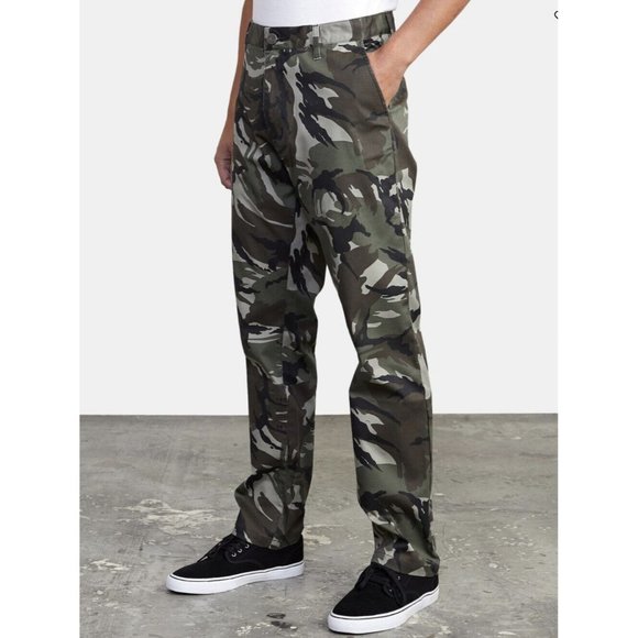$50 RVCA Boy’s Weeday Stretch Pants Straight Fit Army Camo Jeans Size 28 - Picture 3 of 6